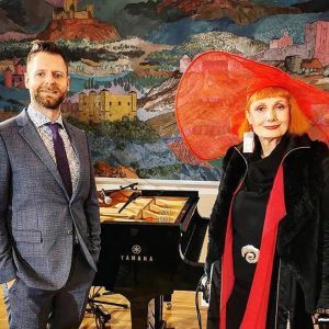 Naušnica od srebra i koralja