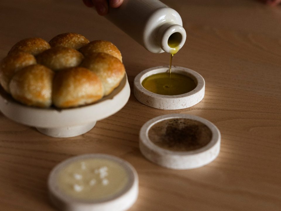 Kamene posudice za serviranje delicija u restoranu Krug Split