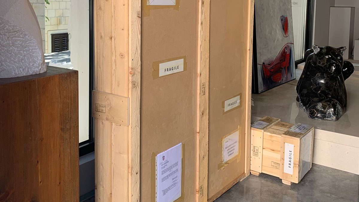 Priprema umjetničke slike za siguran transport u inozemstvo